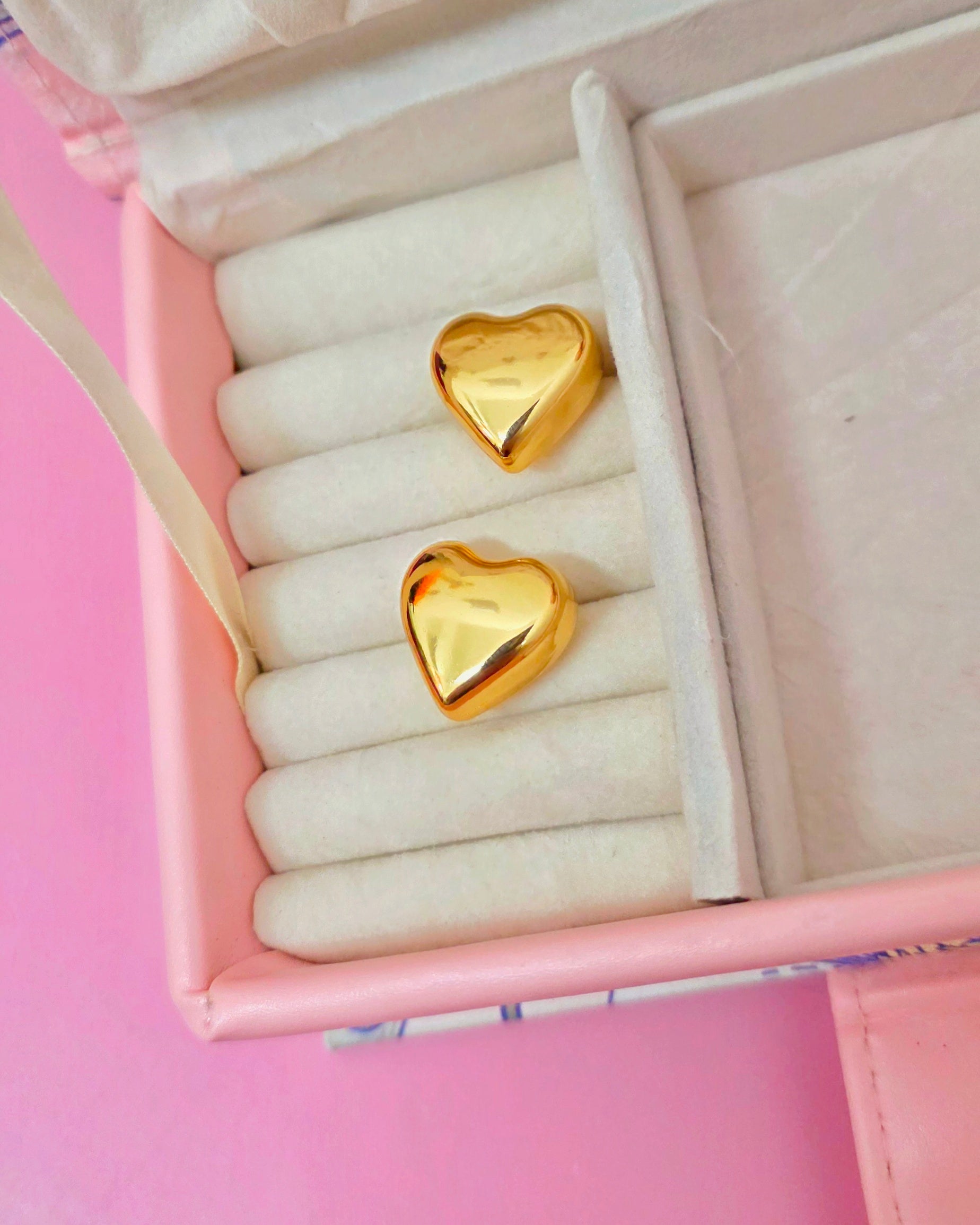 Aretes de corazón maxi de acero con volumen