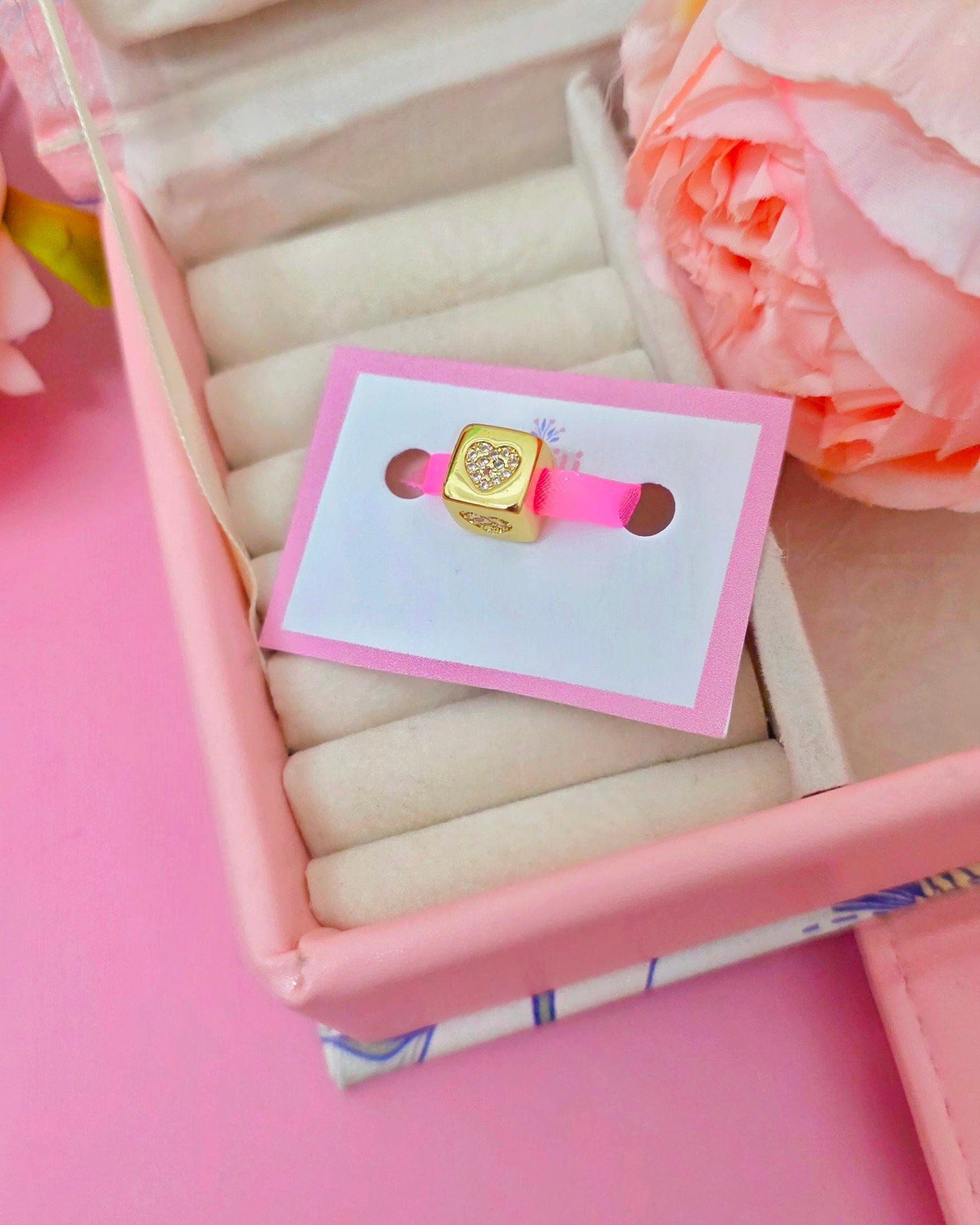 Charm de cubo con corazón