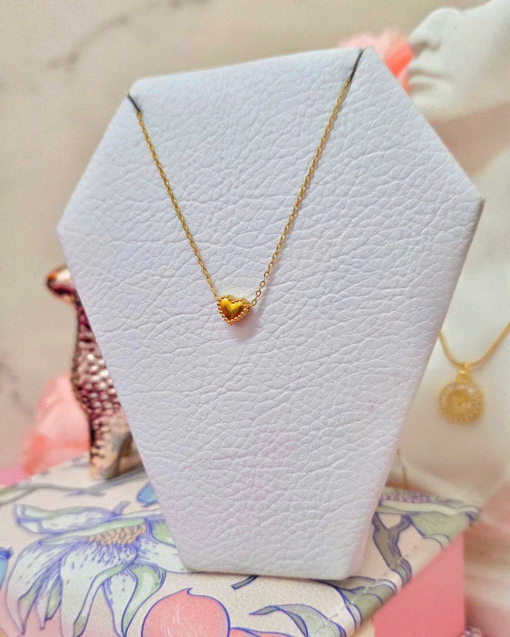Collar mini corazón con borde de bolita