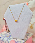 Collar mini corazón con borde de bolita