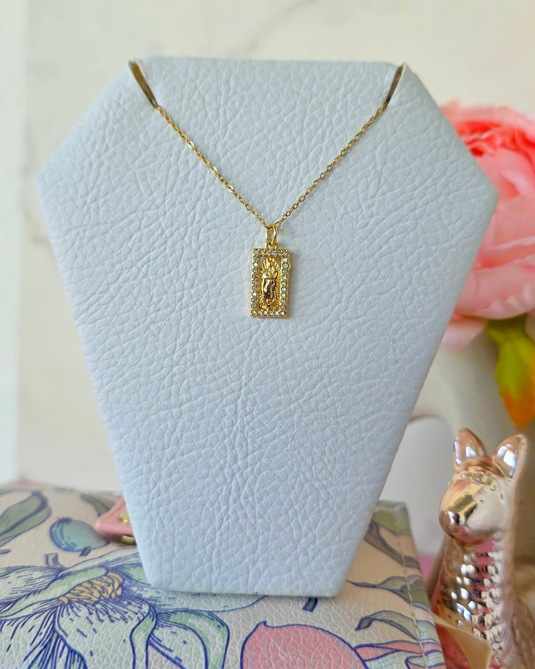 Collar Virgen de Guadalupe de marco rectangular