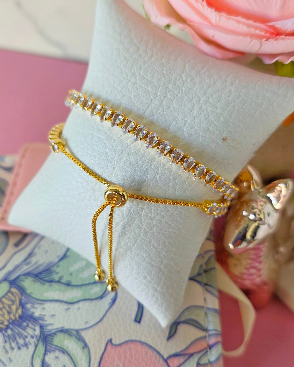 Pulsera ajustable de zirconias en gotas blancas