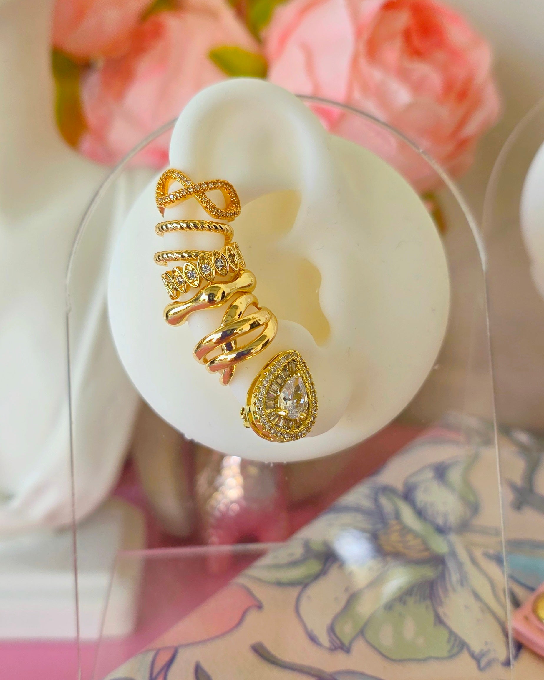 Earcuff de dos ondas cruzadas UNIDAD