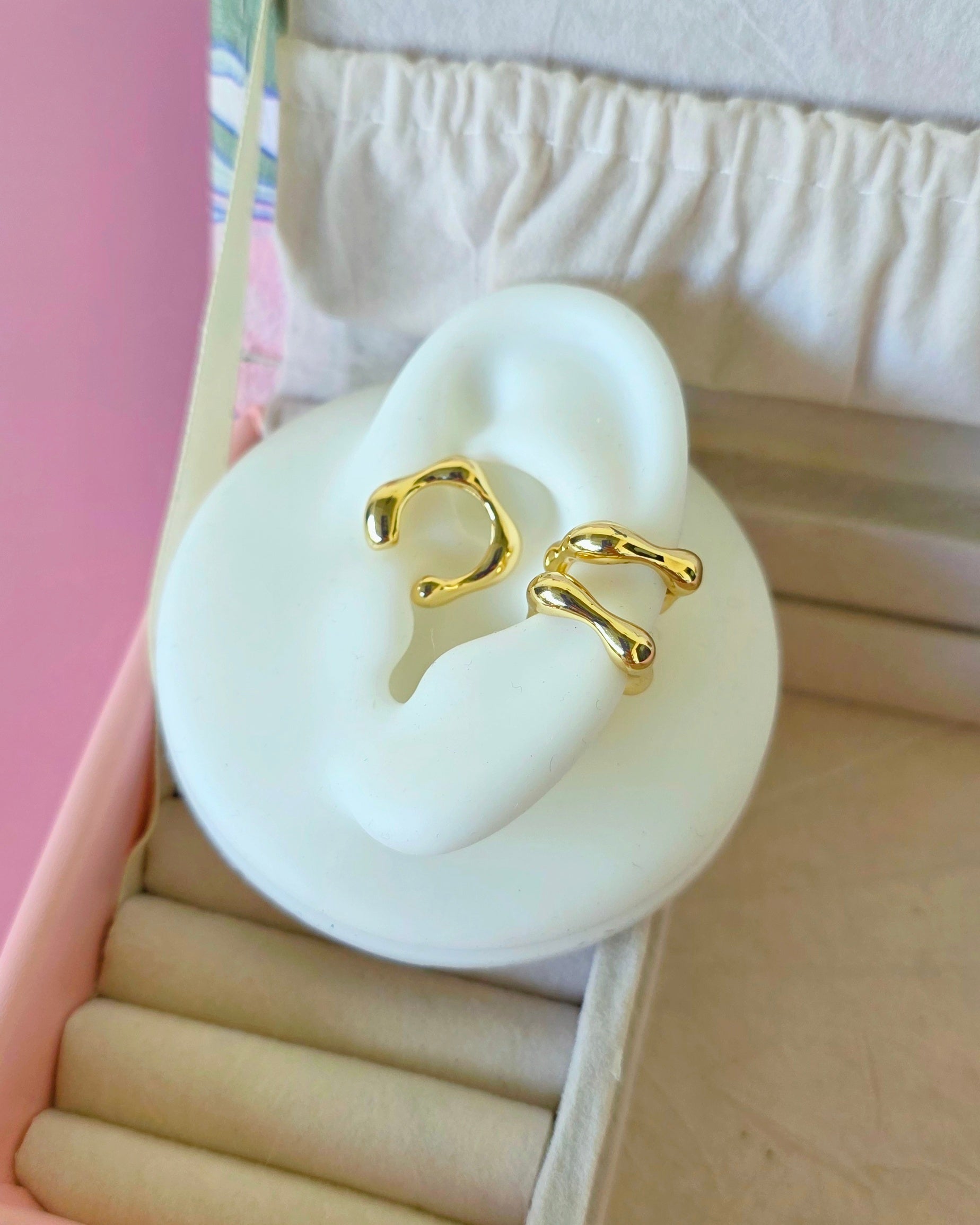 Earcuff angular de acabado suave unidad