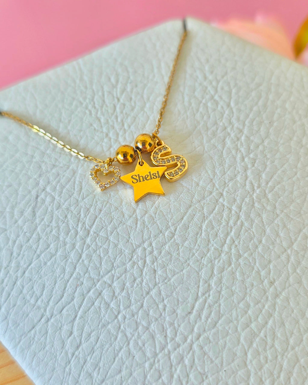 Collar de Nombre en dije estrella con dos dijes decorativo