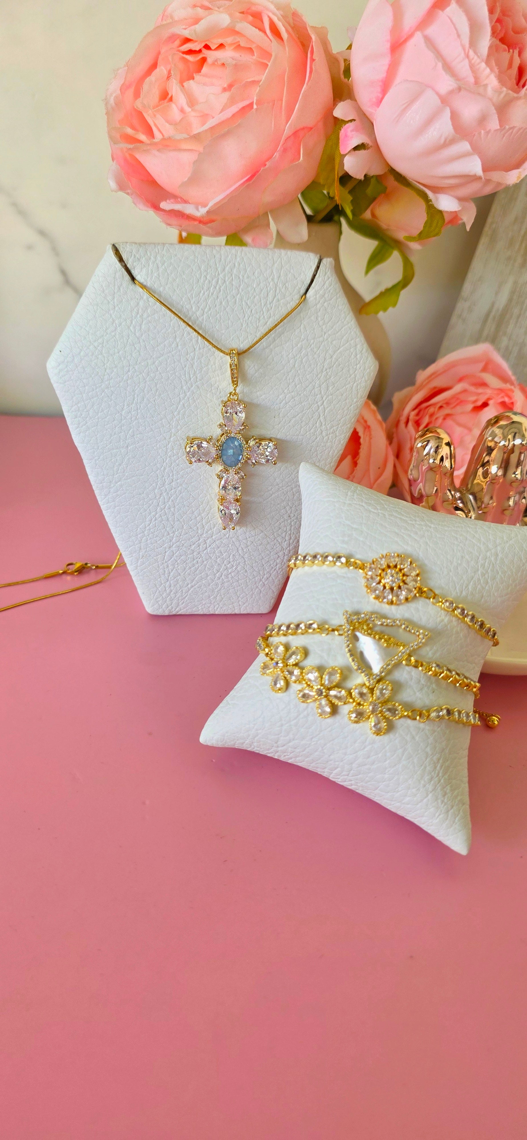 Pulsera mapa de Nicaragua concha nácar con mecate brillante