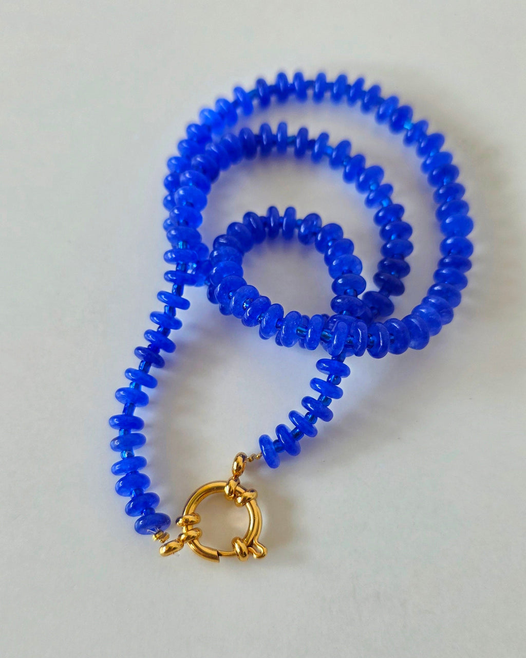 Collar agatha con cierre marinero azul eléctrico