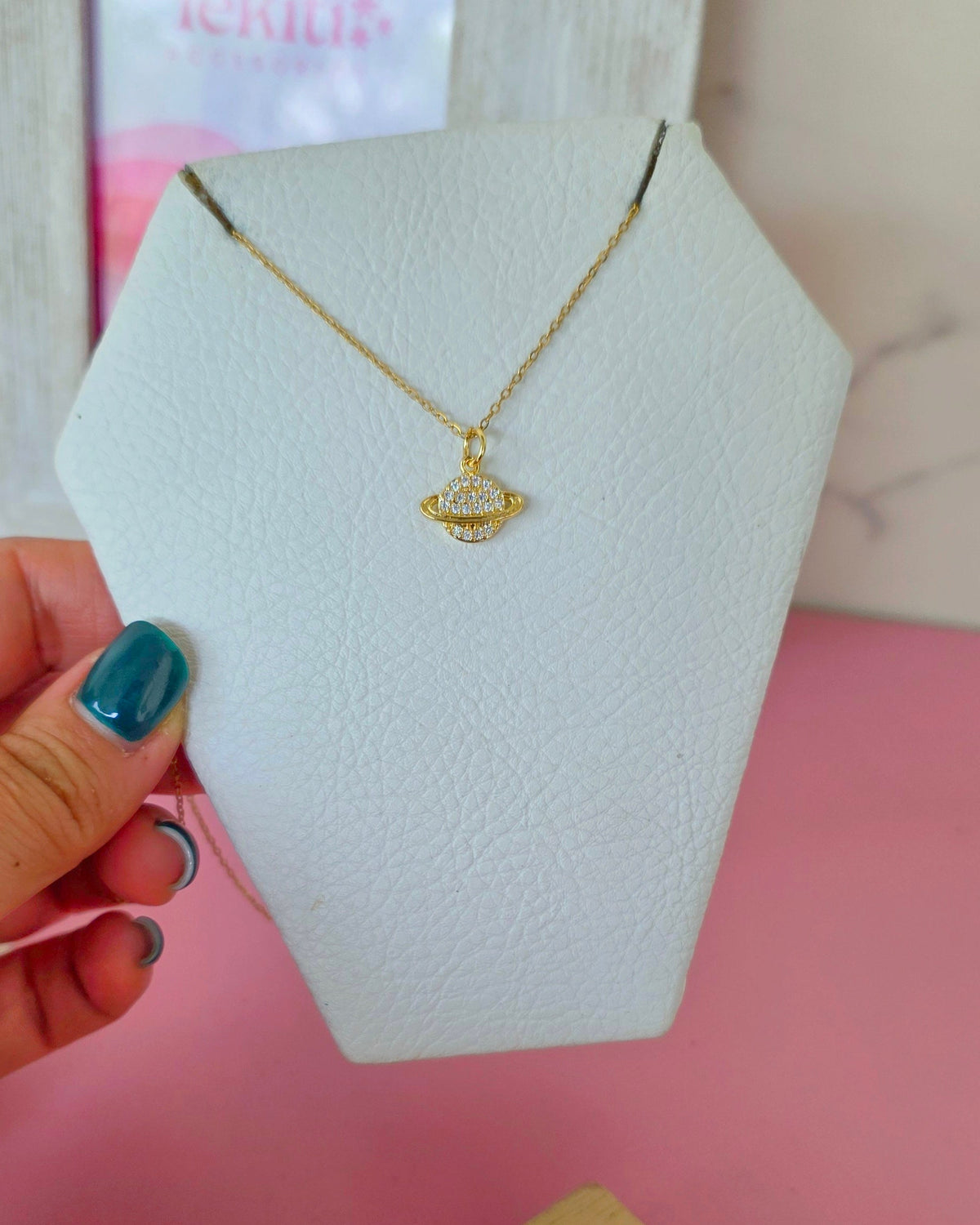 Collar mini saturno