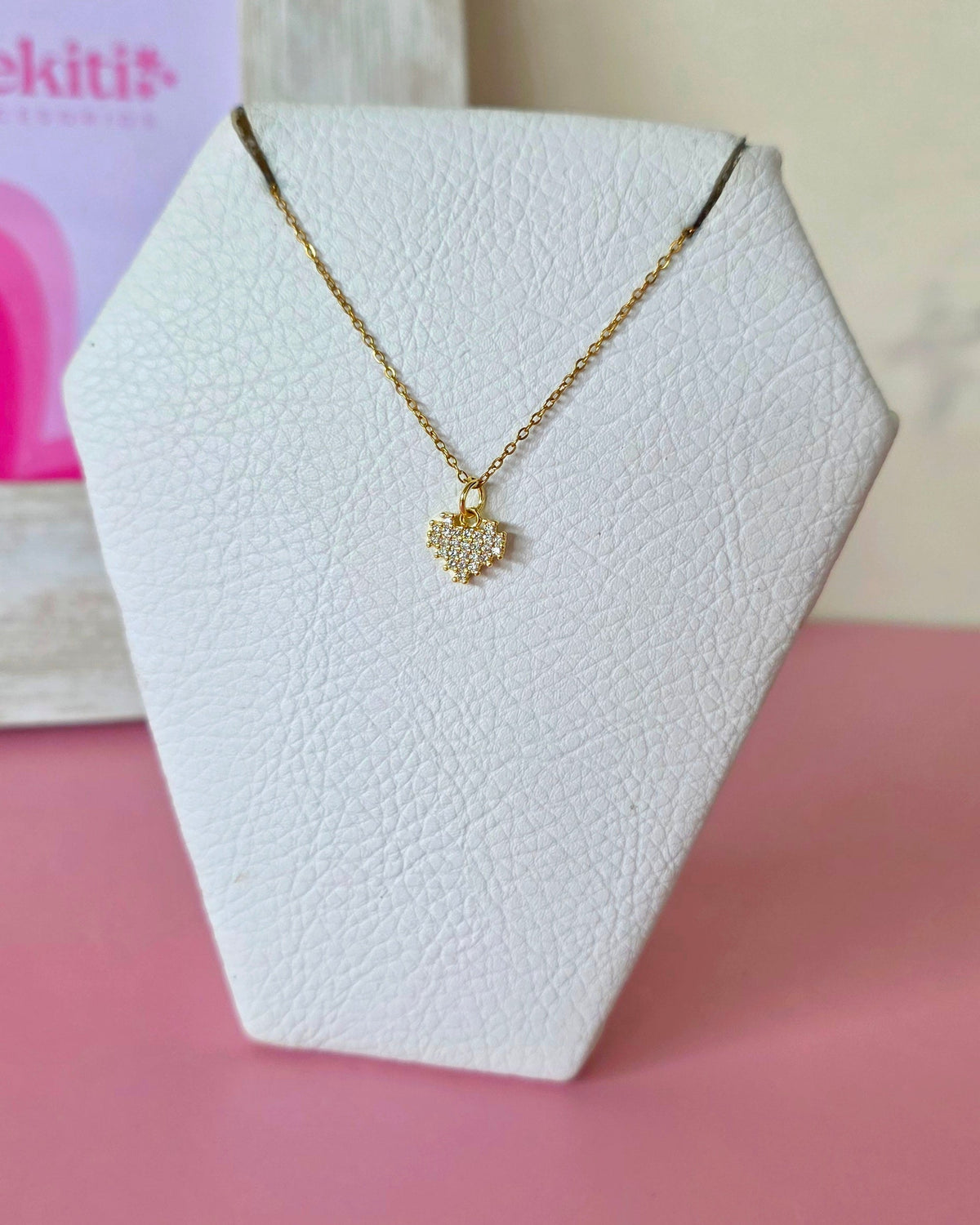 collar corazon pixeles