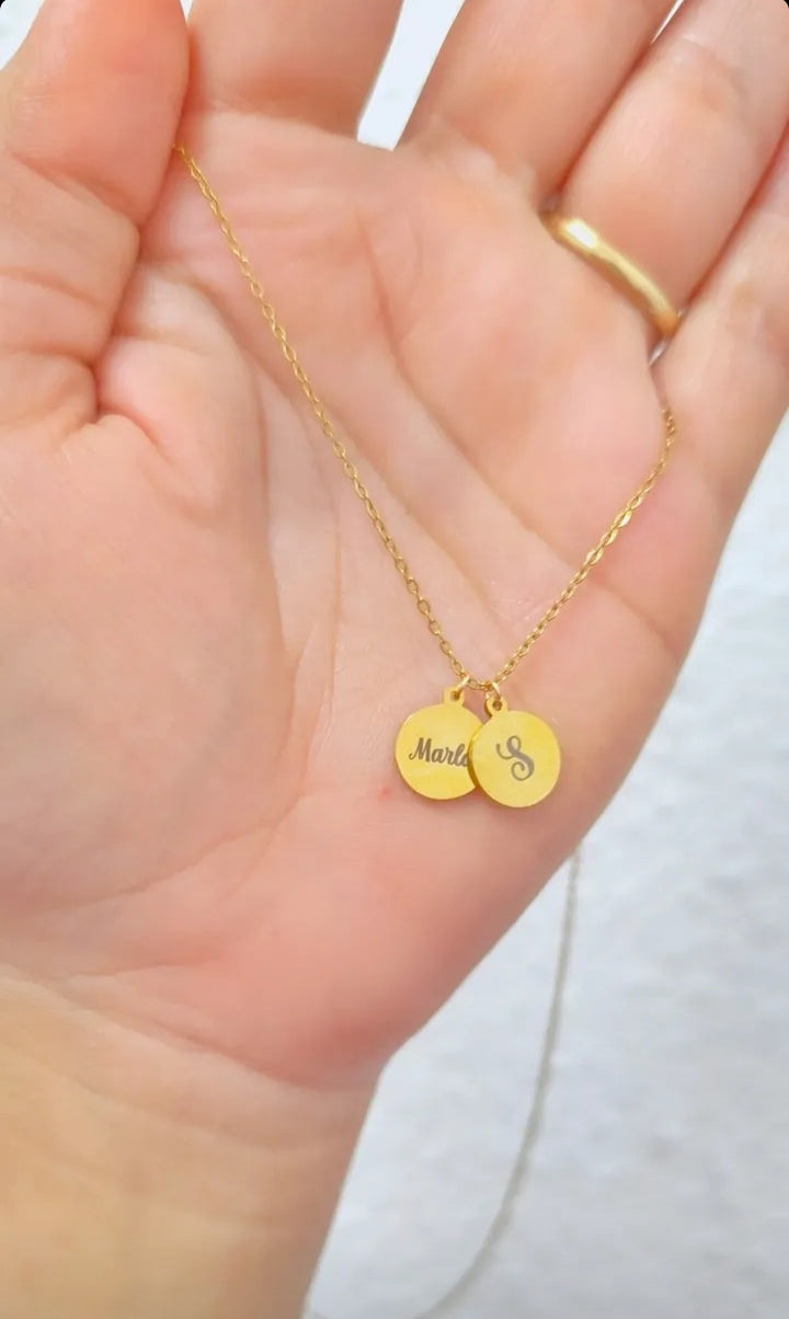 Collar doble medalla personalizables.