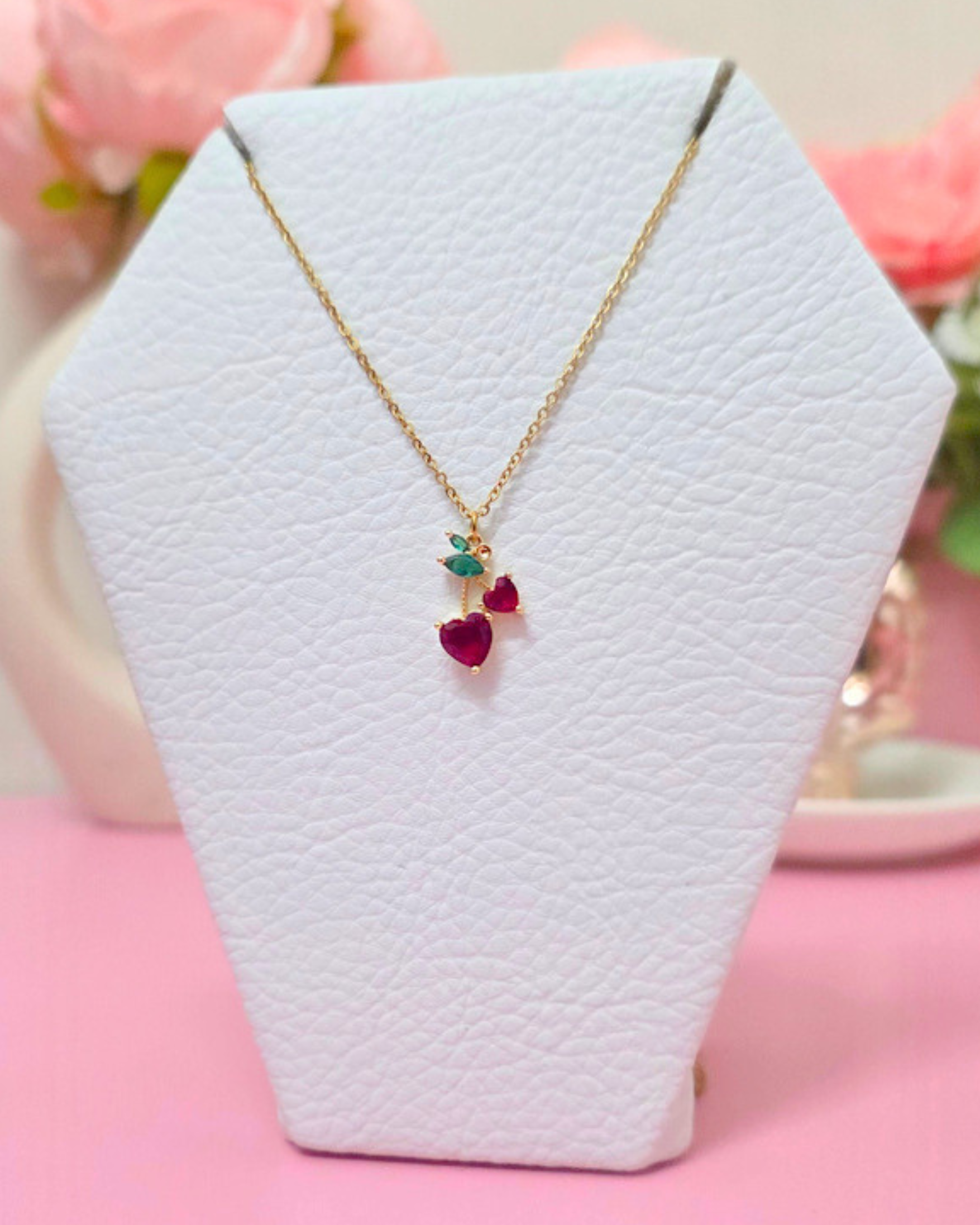 Collar cereza corazones
