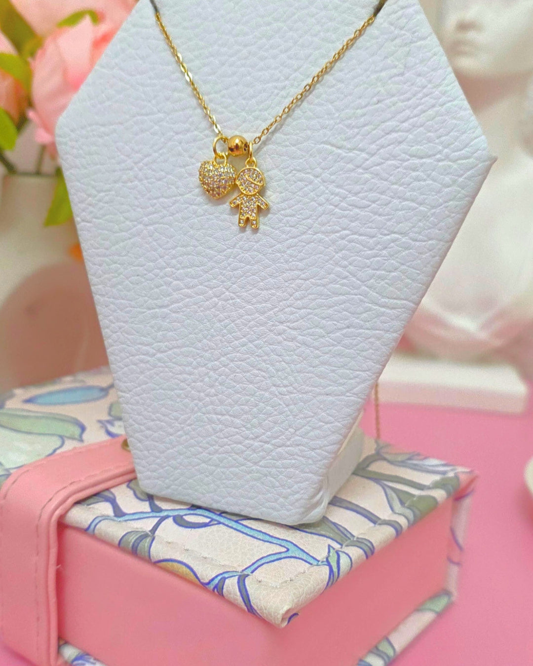 Collar dije niño y corazón