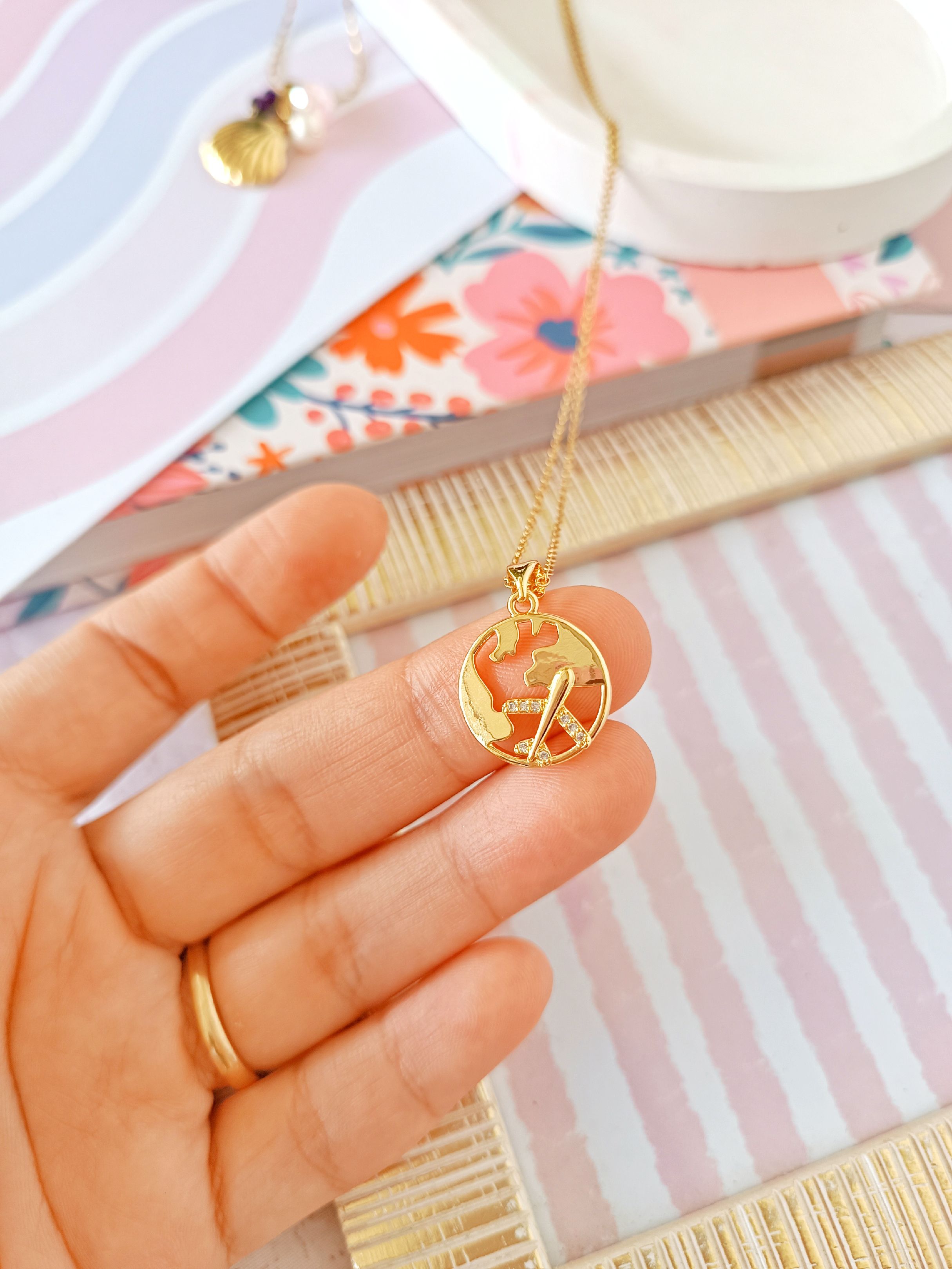 collar avion ✈️ y mapa mundi 🗺️
