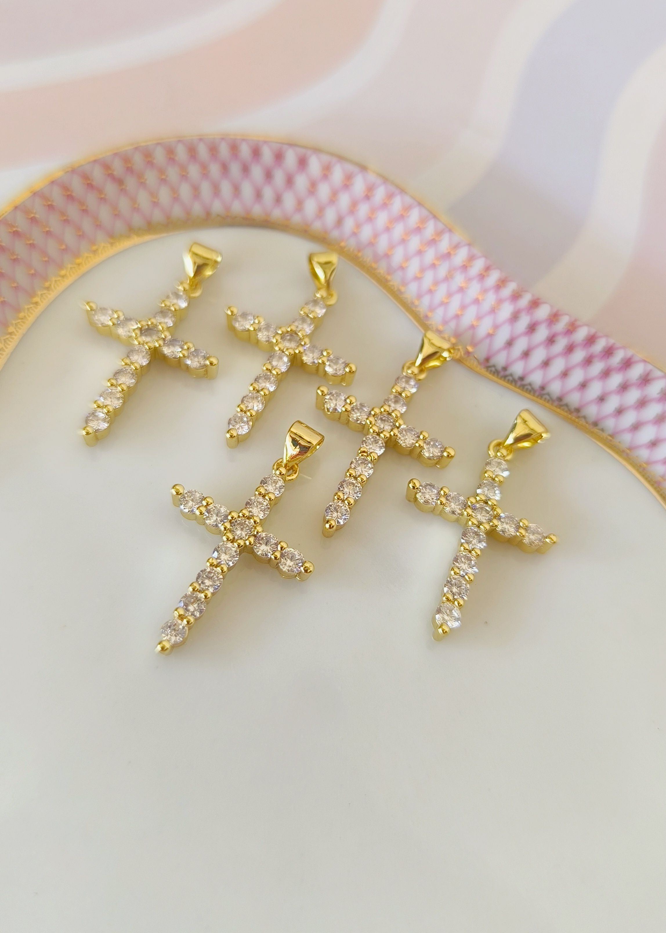 CHARMS cruz