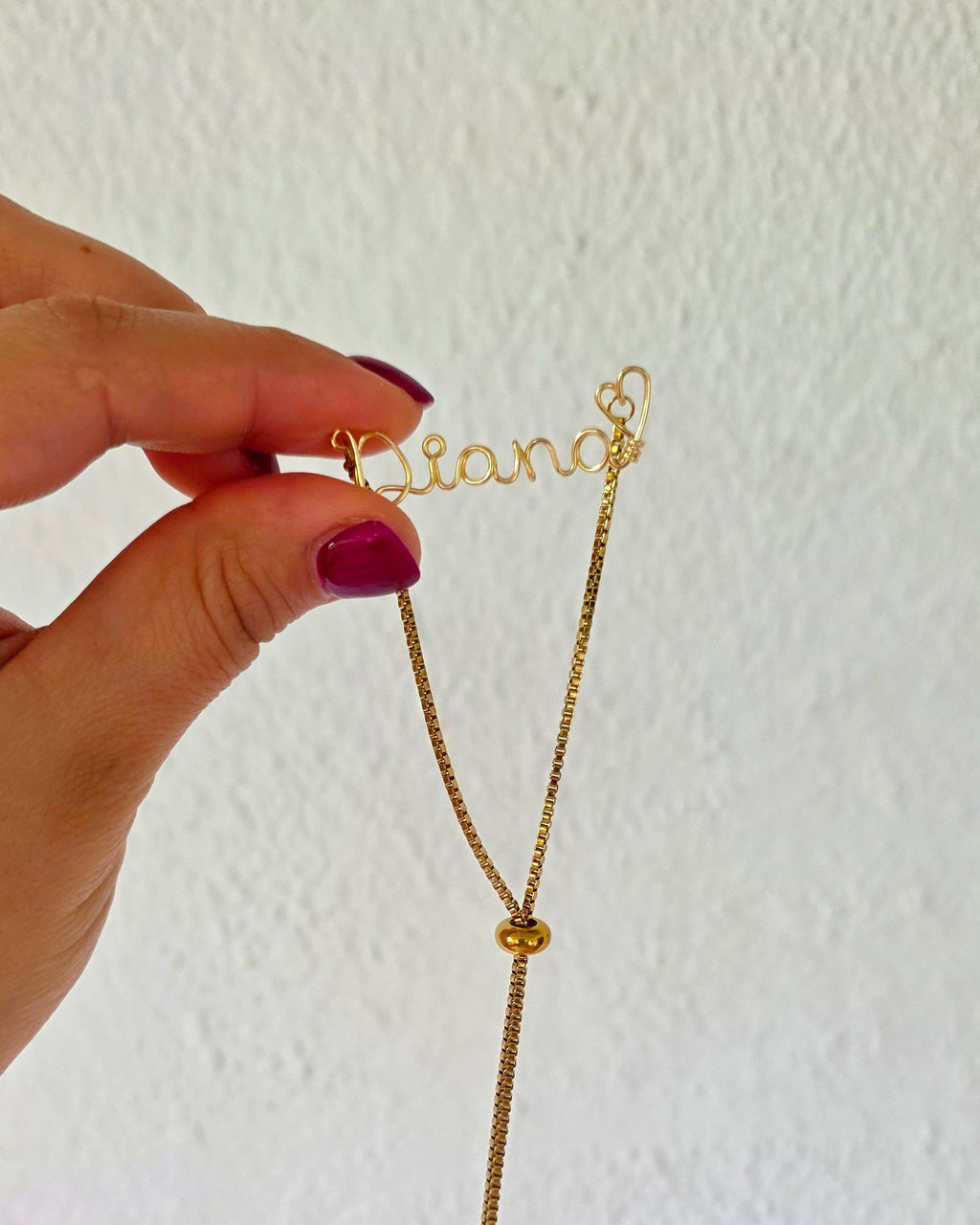 Pulsera artesanal con agarre de acero