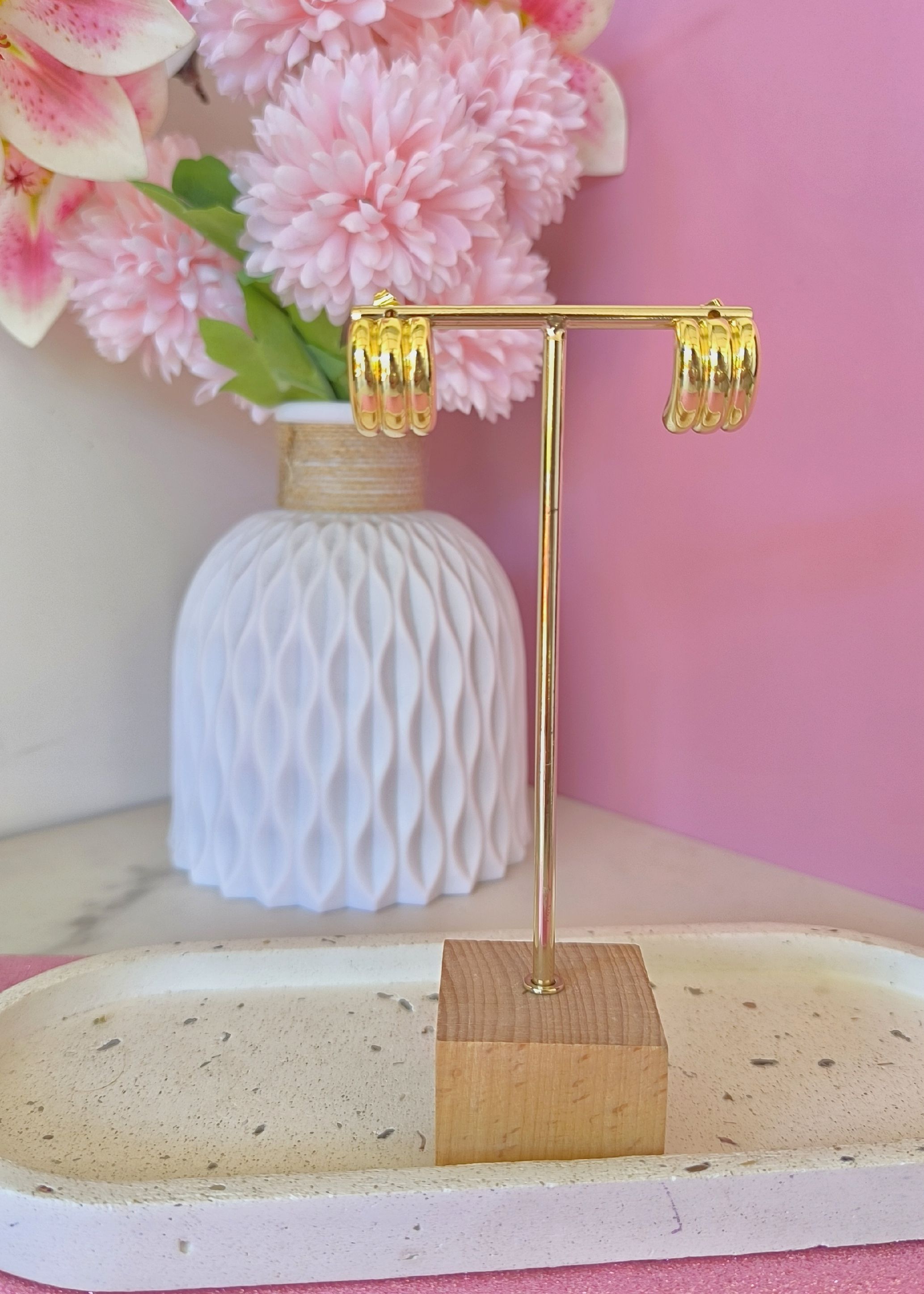 aretes STUD maxi de tres líneas lisas verticales