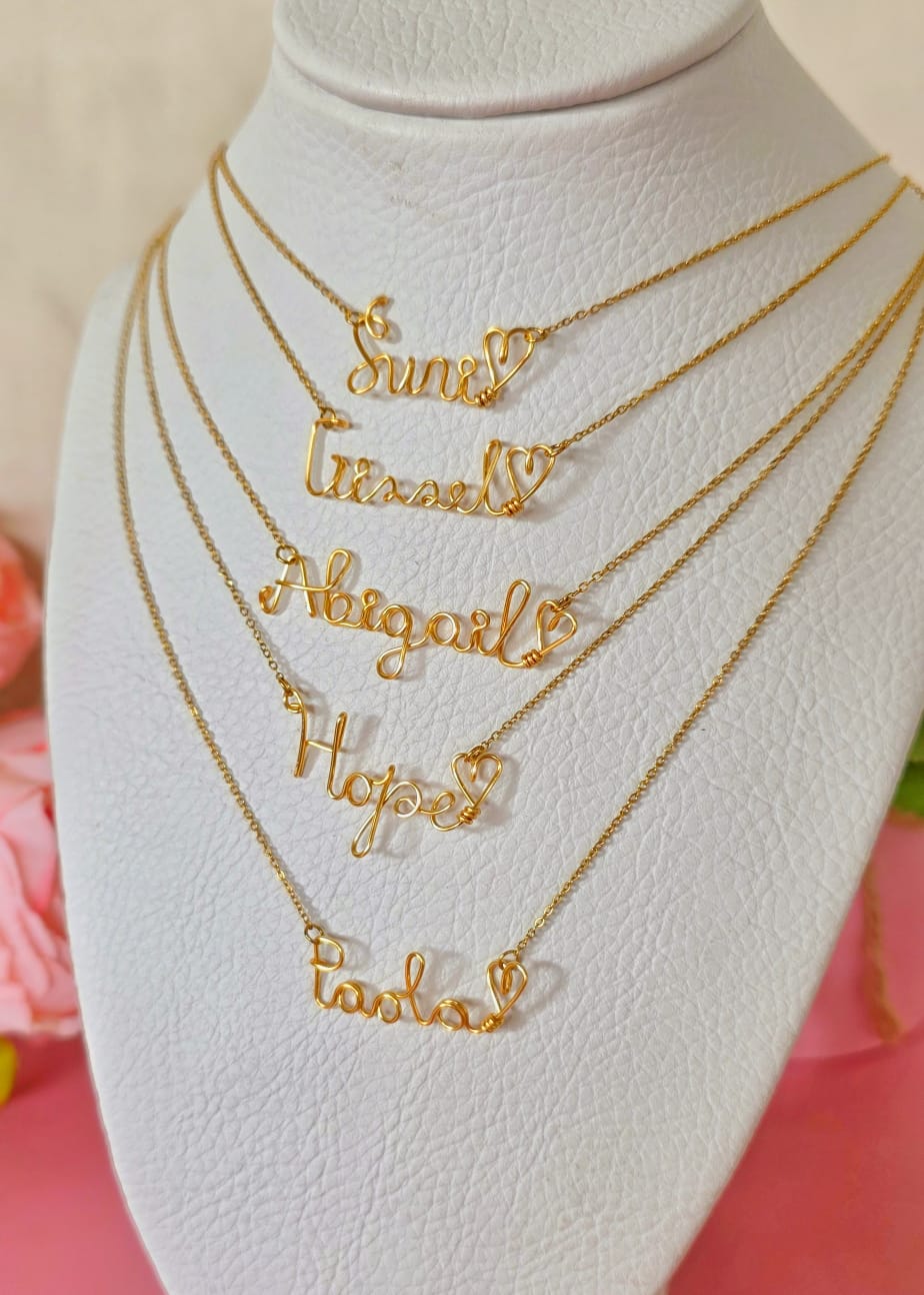 Collar artesanal de nombre