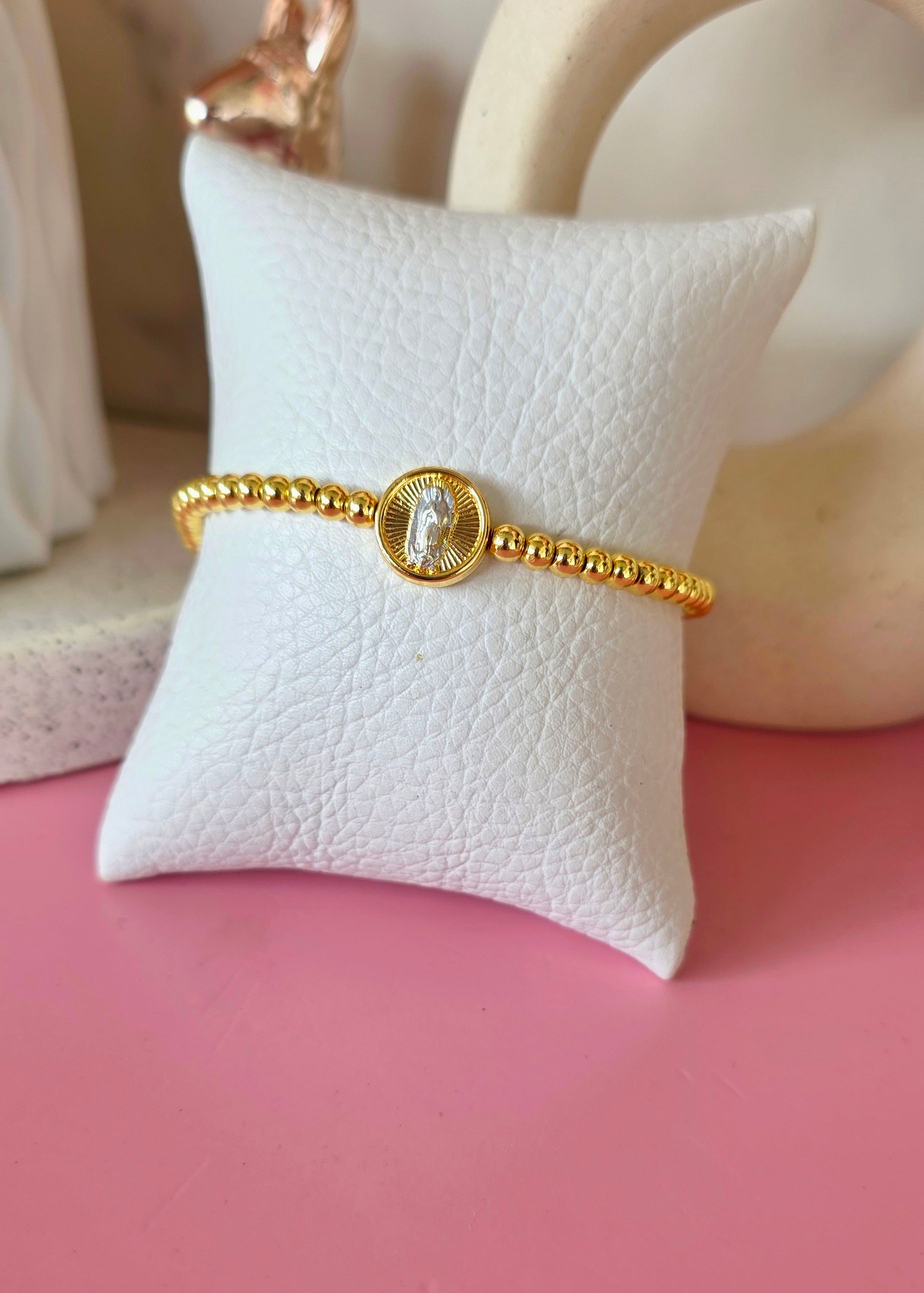 Pulsera ajustable de balines con dije a doble cara de virgen de Guadalupe