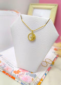 collar liso con dije redondo fondo blanco de
SKU : CV1371