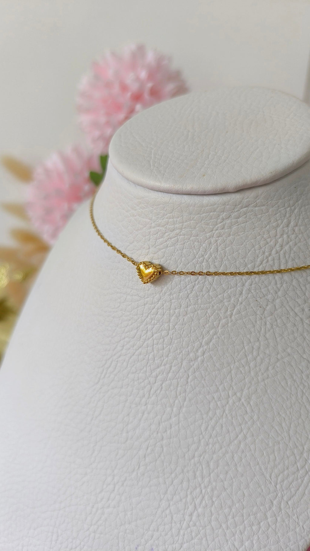 Collar mini corazón con borde de bolita