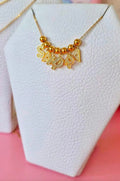Collar nombre en iniciales brillantes