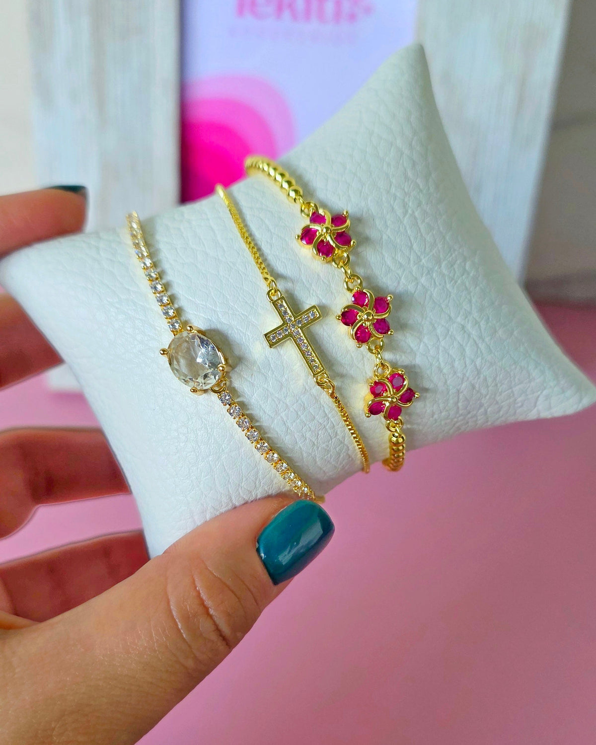 Pulsera cruz mini brillante
