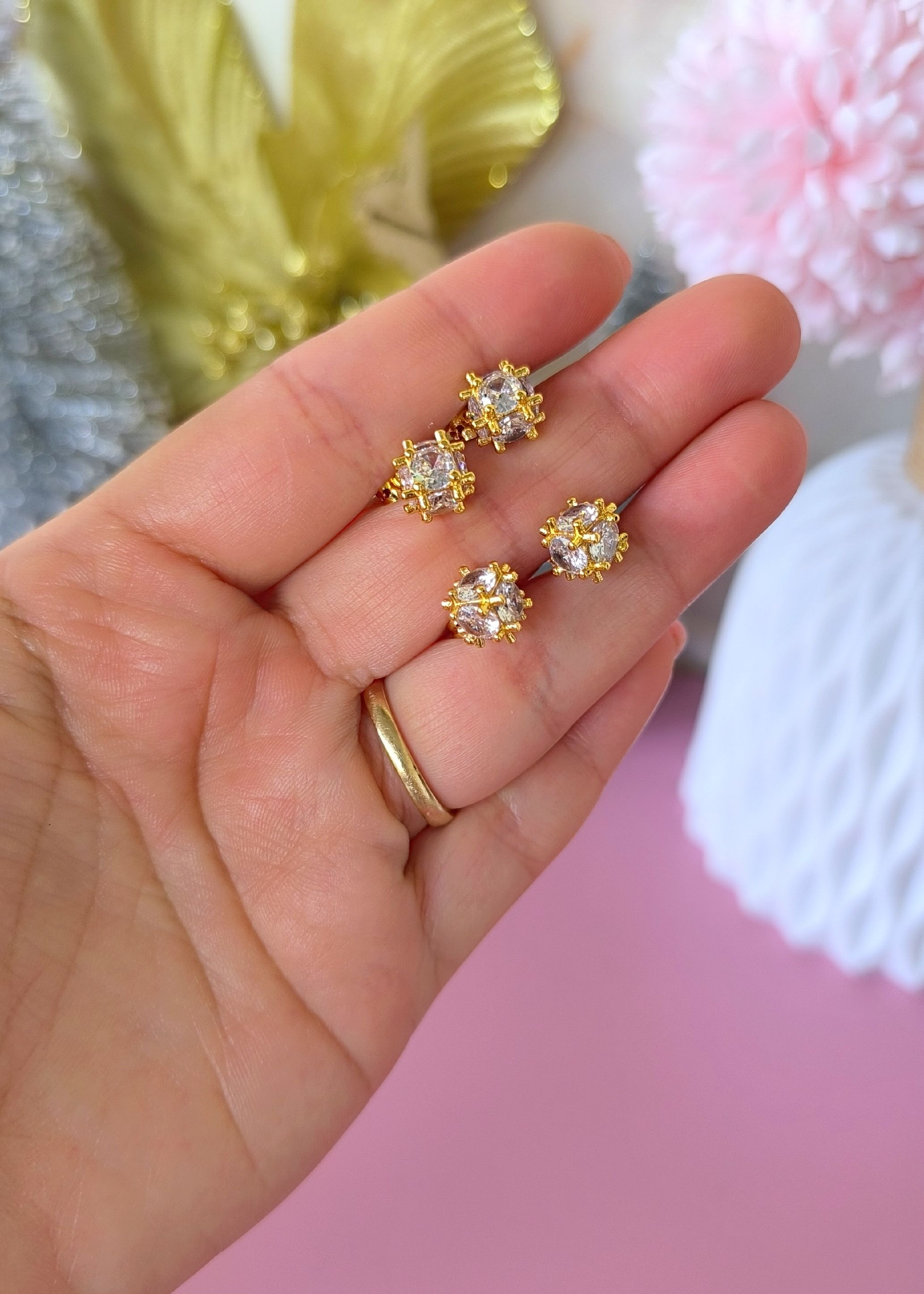 Aretes bola de cristal facetada