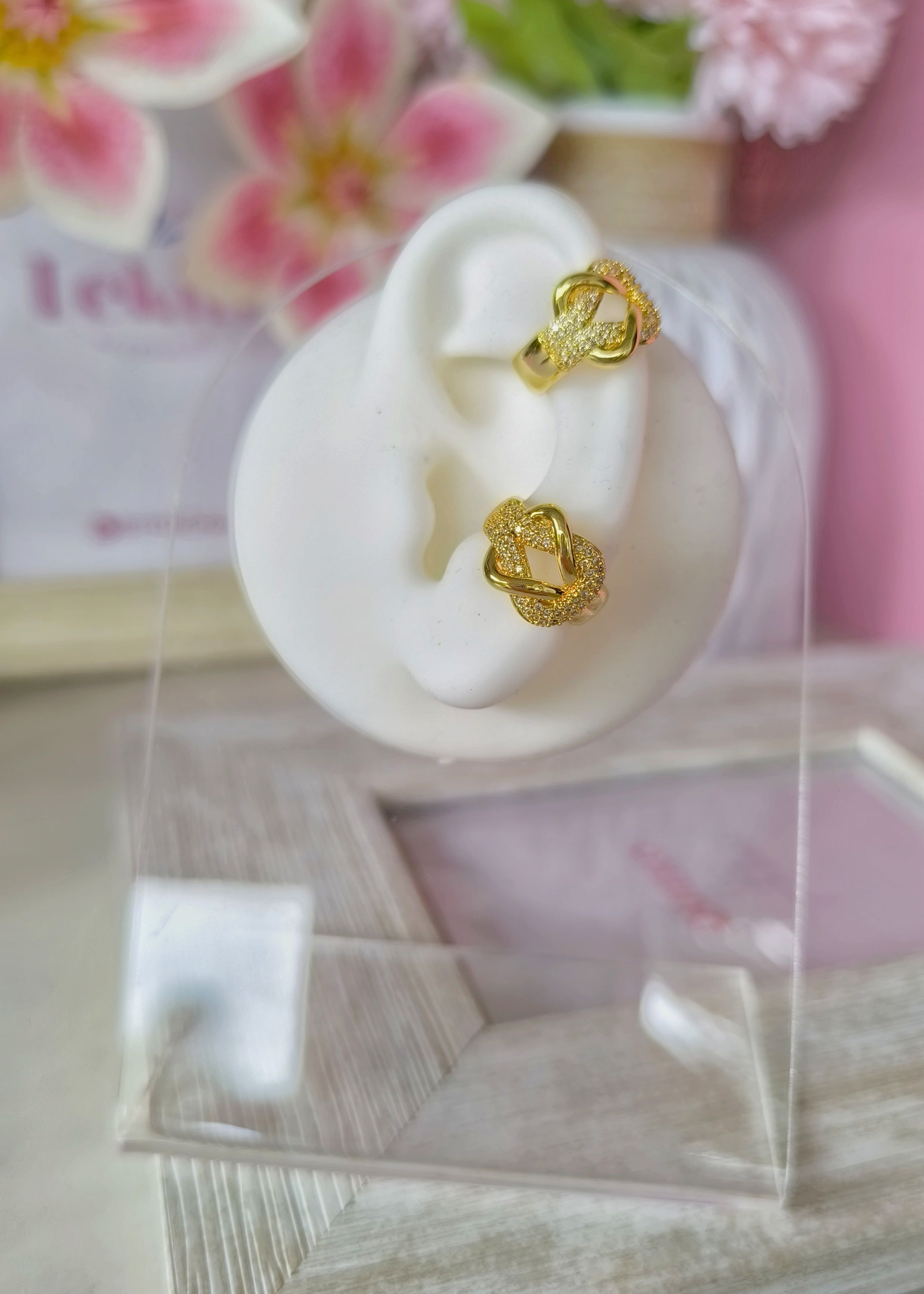 simulador o earcuff nudo suelto con incrustaciones