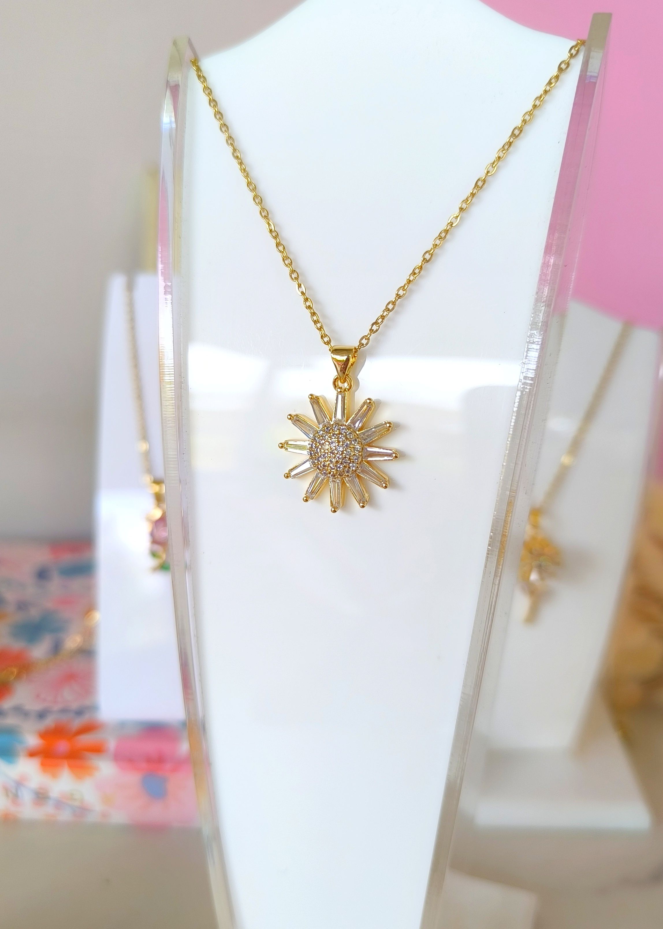 collar Girasol de cristal con pétalos finos
SKU : CV1272