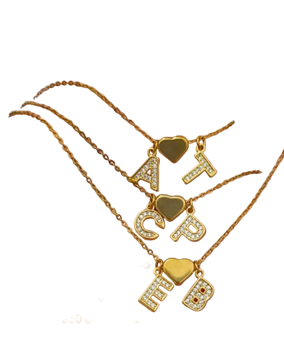 Collar con 2 iniciales + corazón