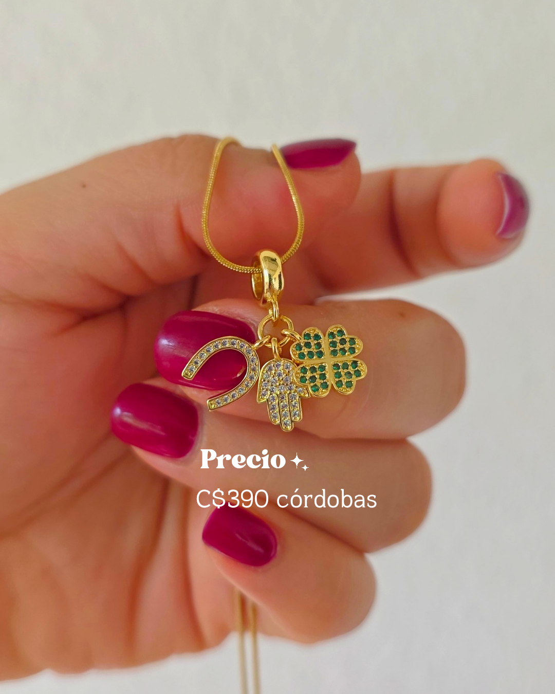 Collar charm buena suerte trébol herradura y manito