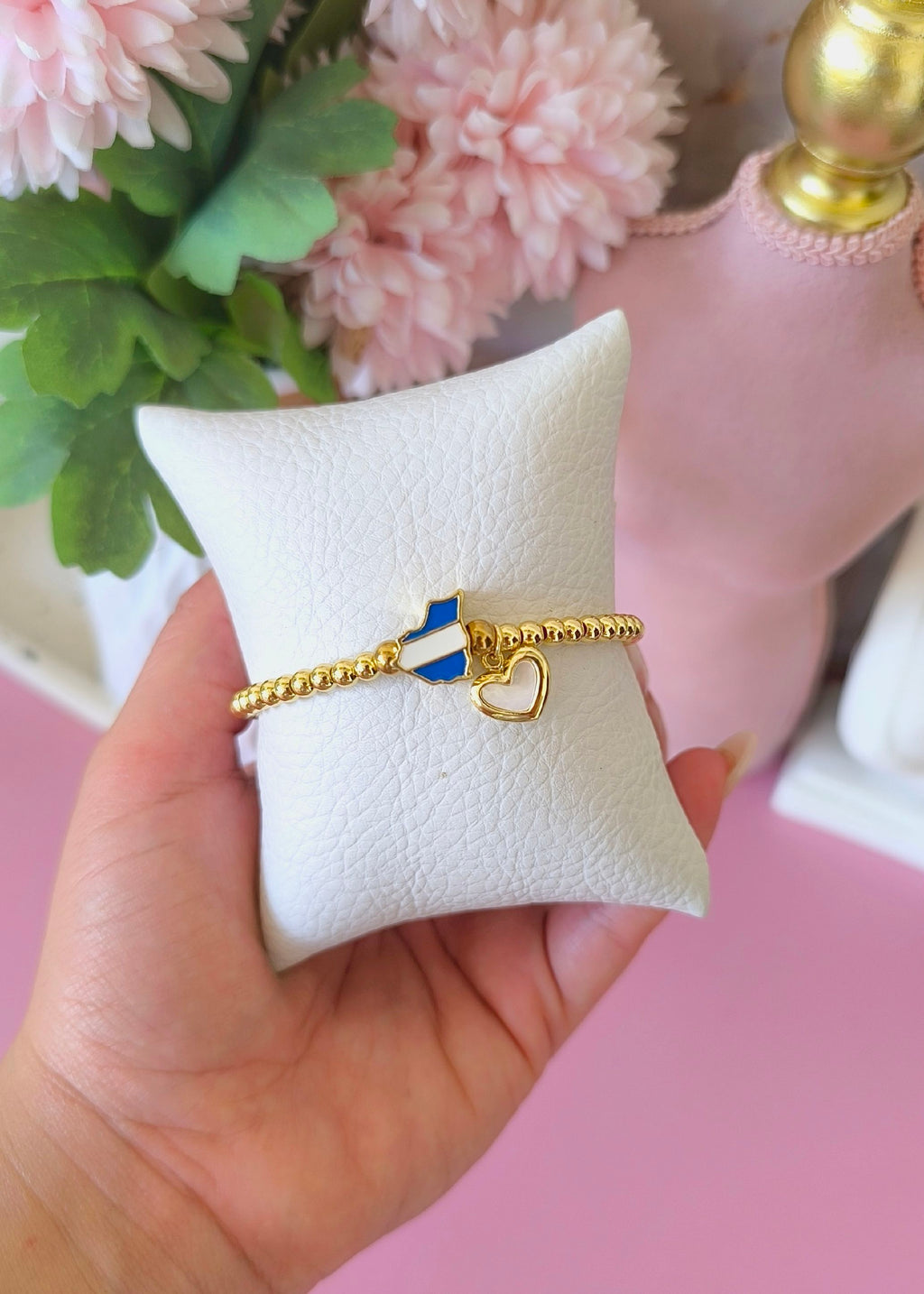pulsera mapa central y corazón blanco